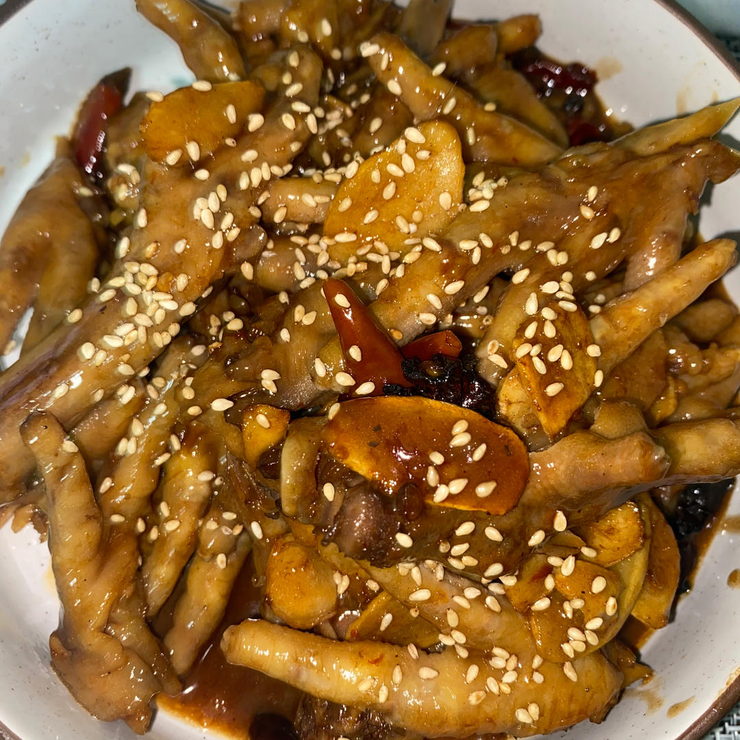 家庭湘菜姜辣鸡爪姜辣凤爪，非常适合新手做的风味鸡爪，软糯入味逼格高