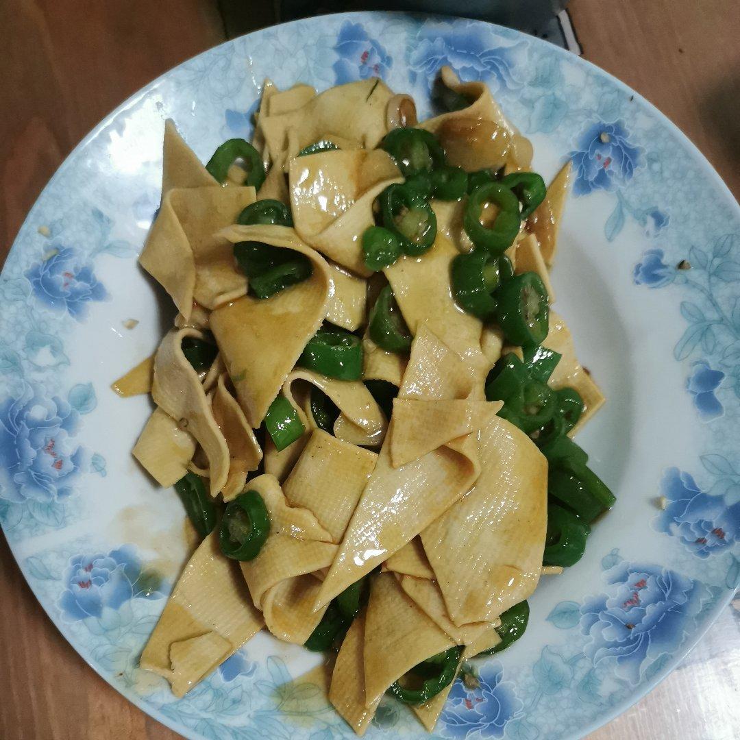 尖椒炒干豆腐