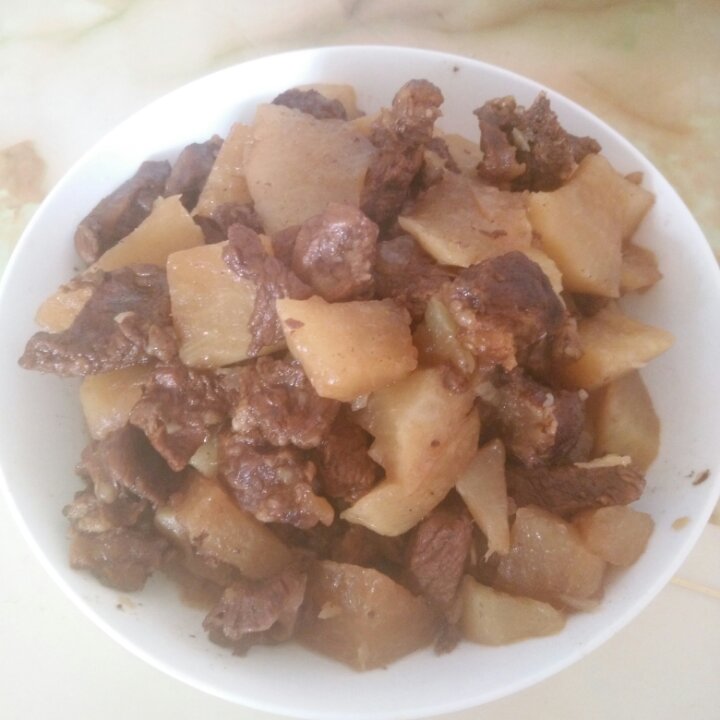 萝卜炖牛肉