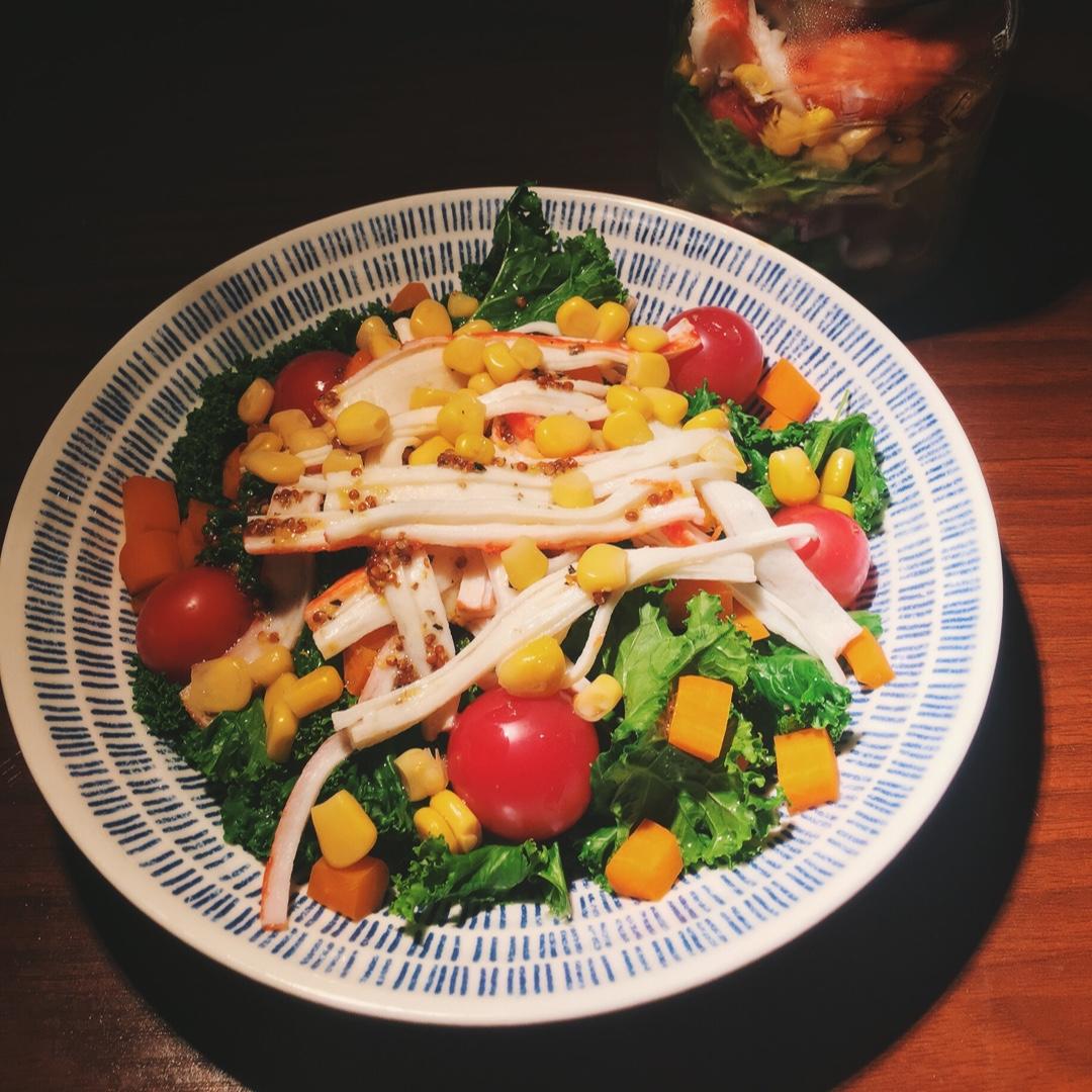 好吃的羽衣甘蓝沙拉