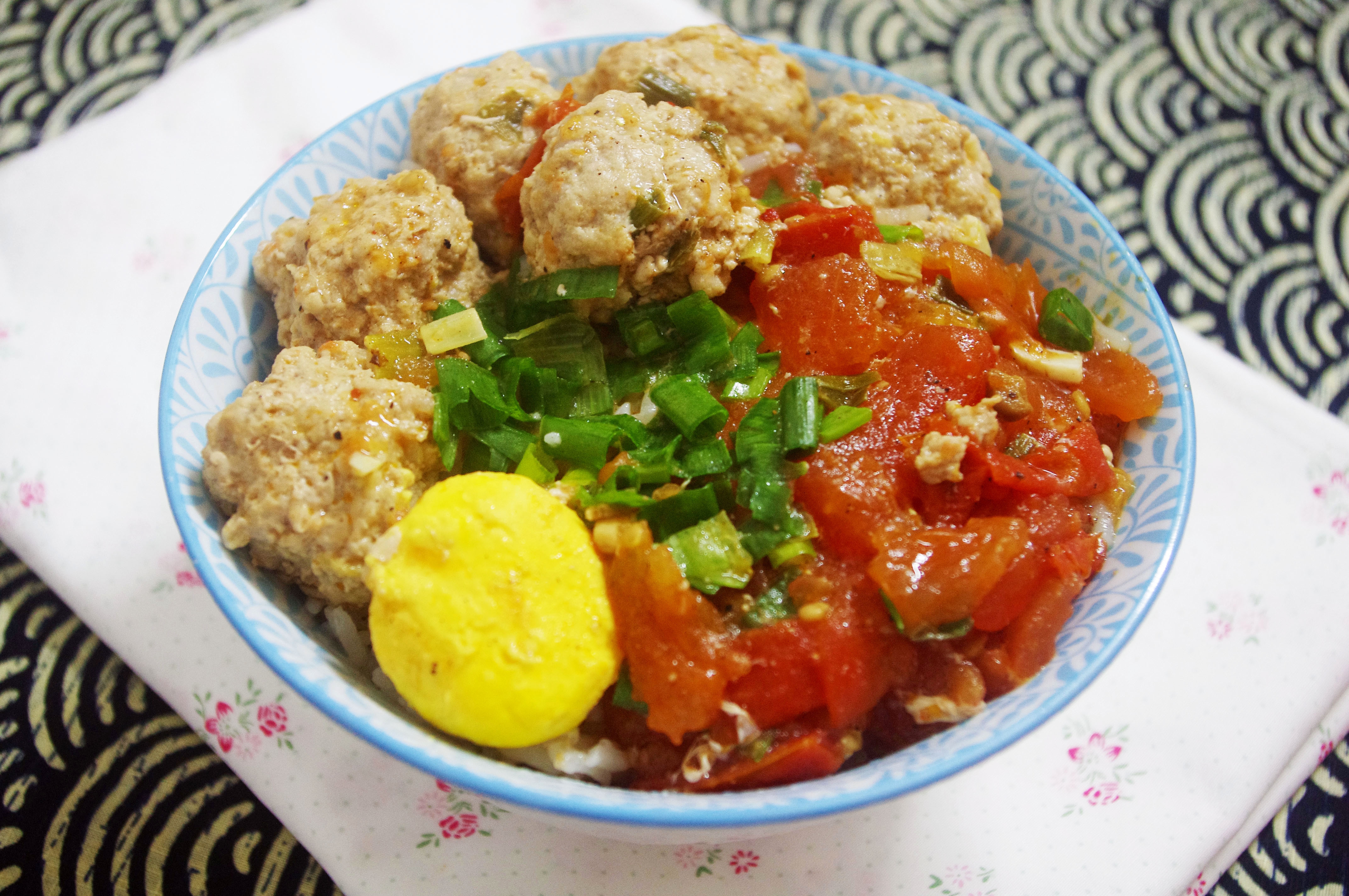 亲子番茄丸子盖饭