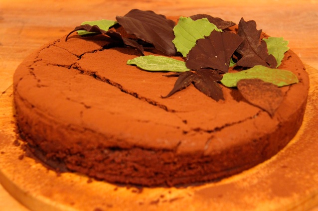 浓郁黑巧肉桂黑麦蛋糕 Very dark chocolate, cinnamon and rye cake