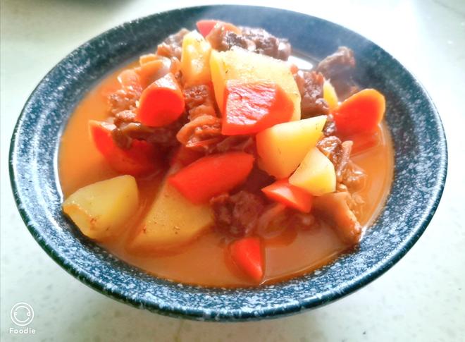汤都喝光的粉沙沙的土豆胡萝卜炖牛腩的做法