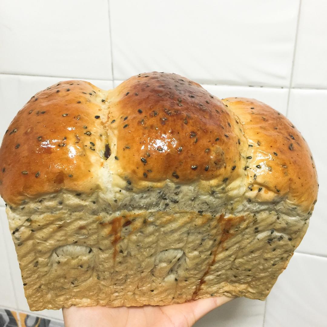 超好吃的黑芝麻蔓越莓吐司