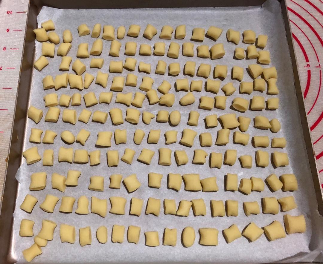 小石头饼干。