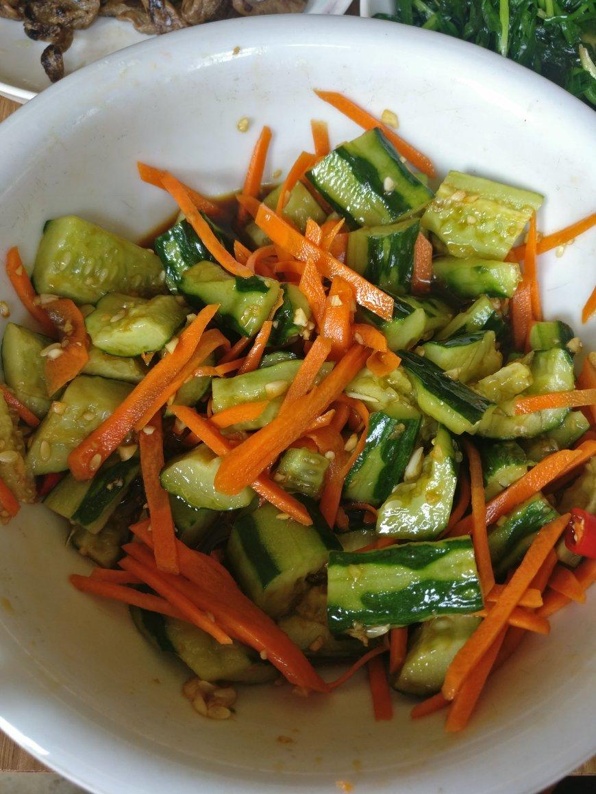 赞不绝口拍黄瓜🥒