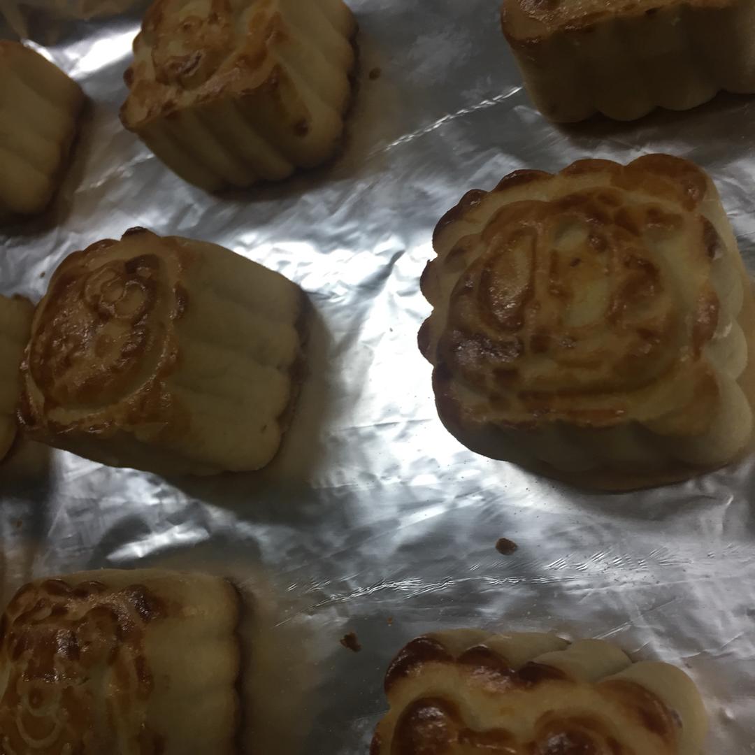 广式月饼－－蛋黄豆沙月饼