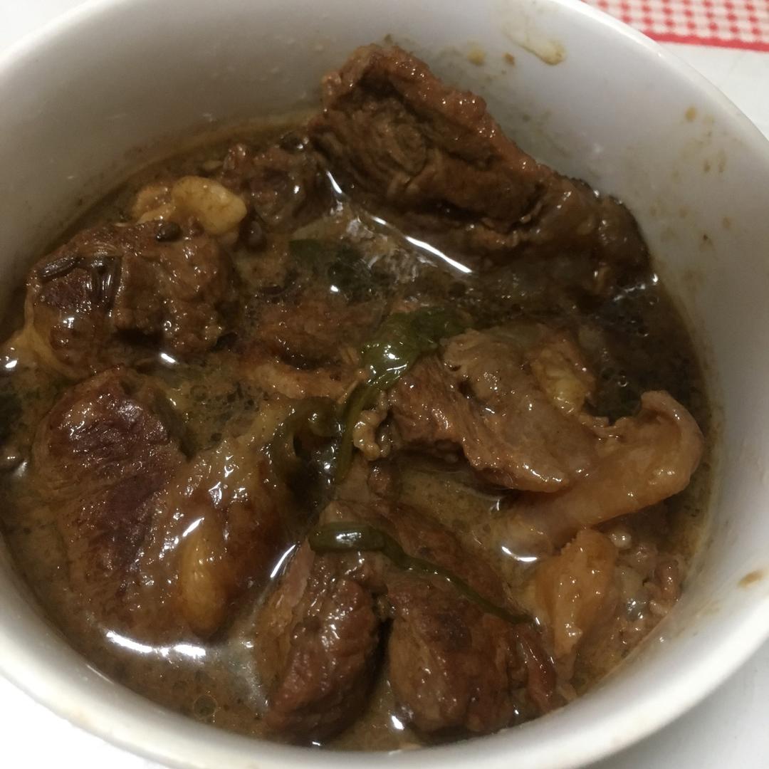 焖牛腩