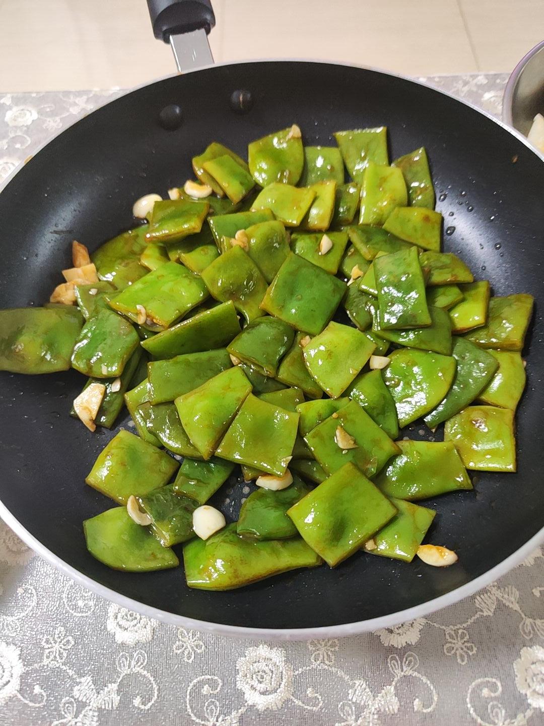 不吃不知道，一吃吓一跳的蒜香素炒豆角