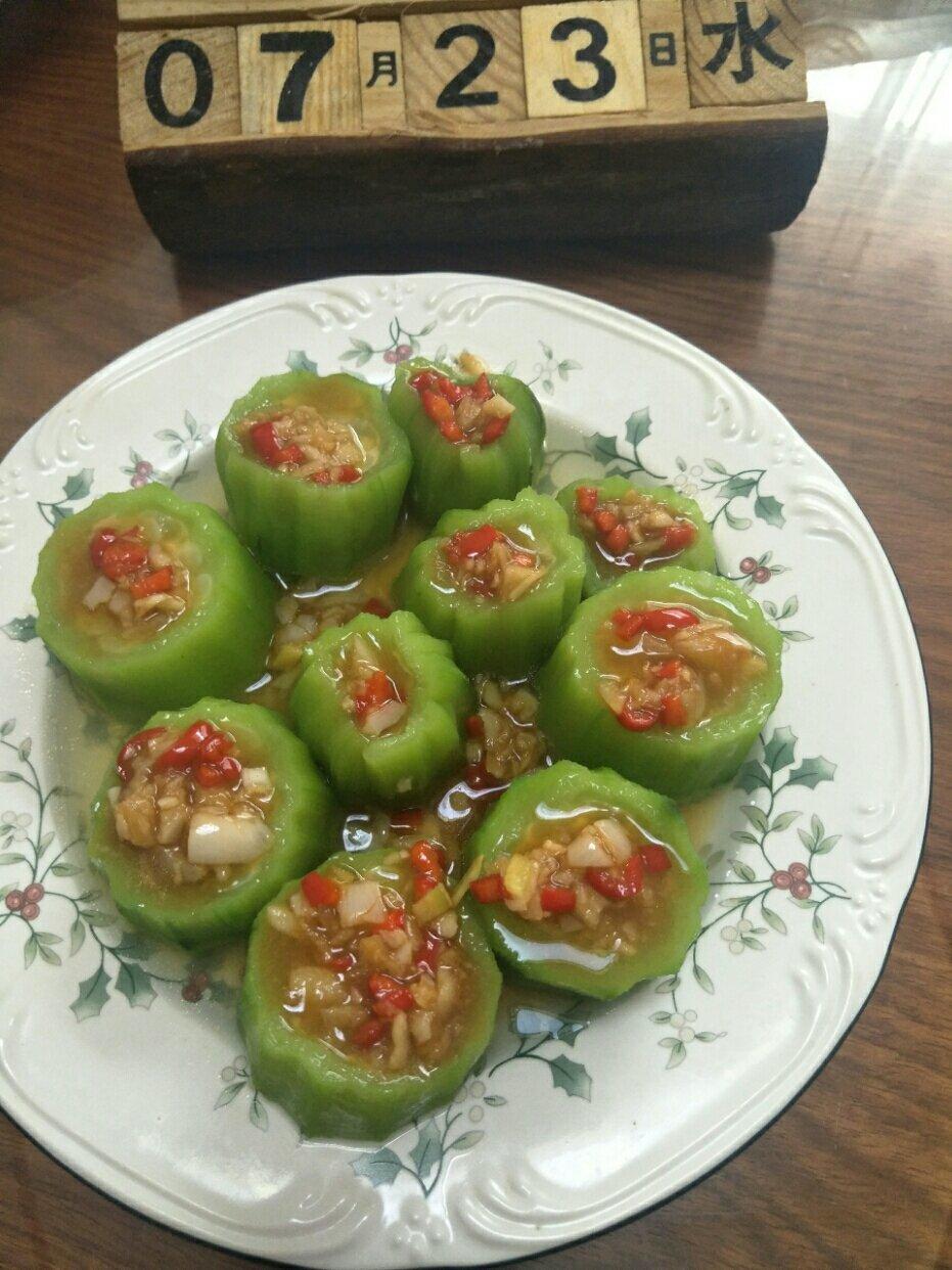 只需要五分钟就可以的美味蒜蓉蒸丝瓜