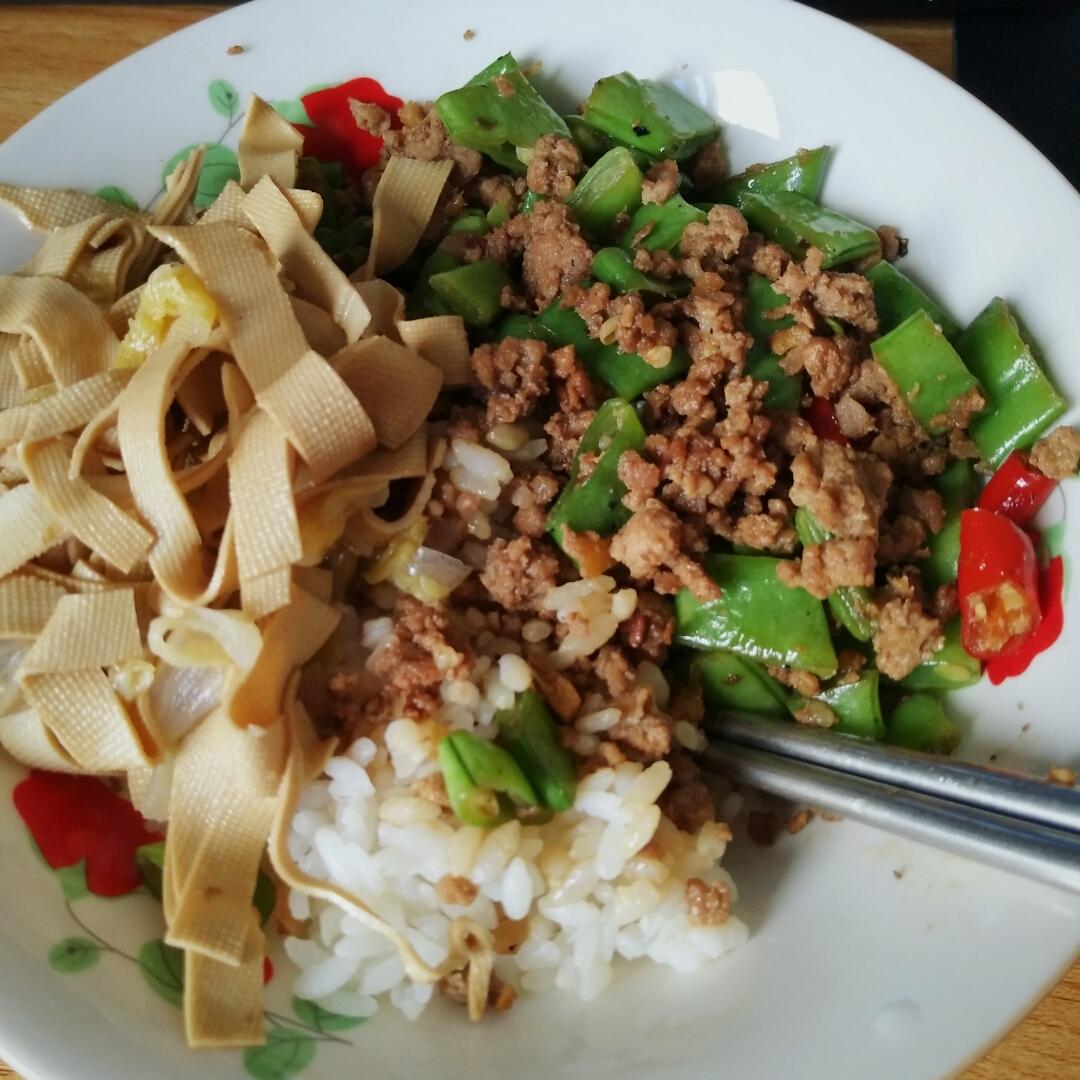 肉沫豆角下饭菜