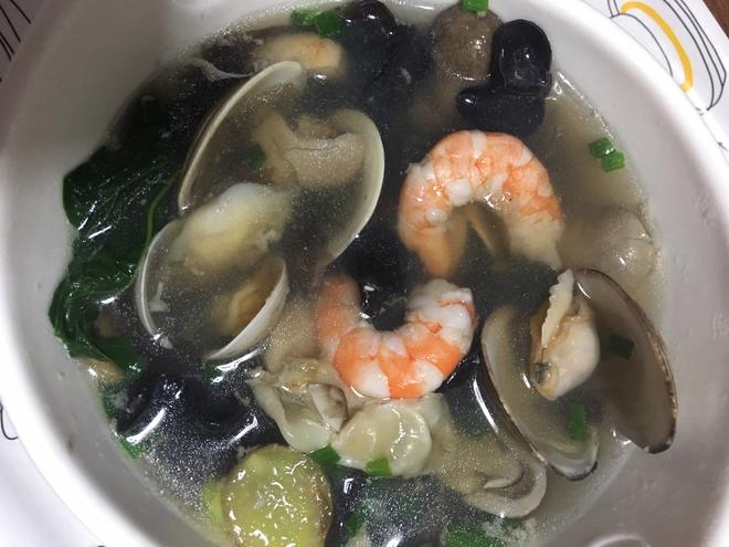 草菇蛤蜊汤（夏天常吃）的做法
