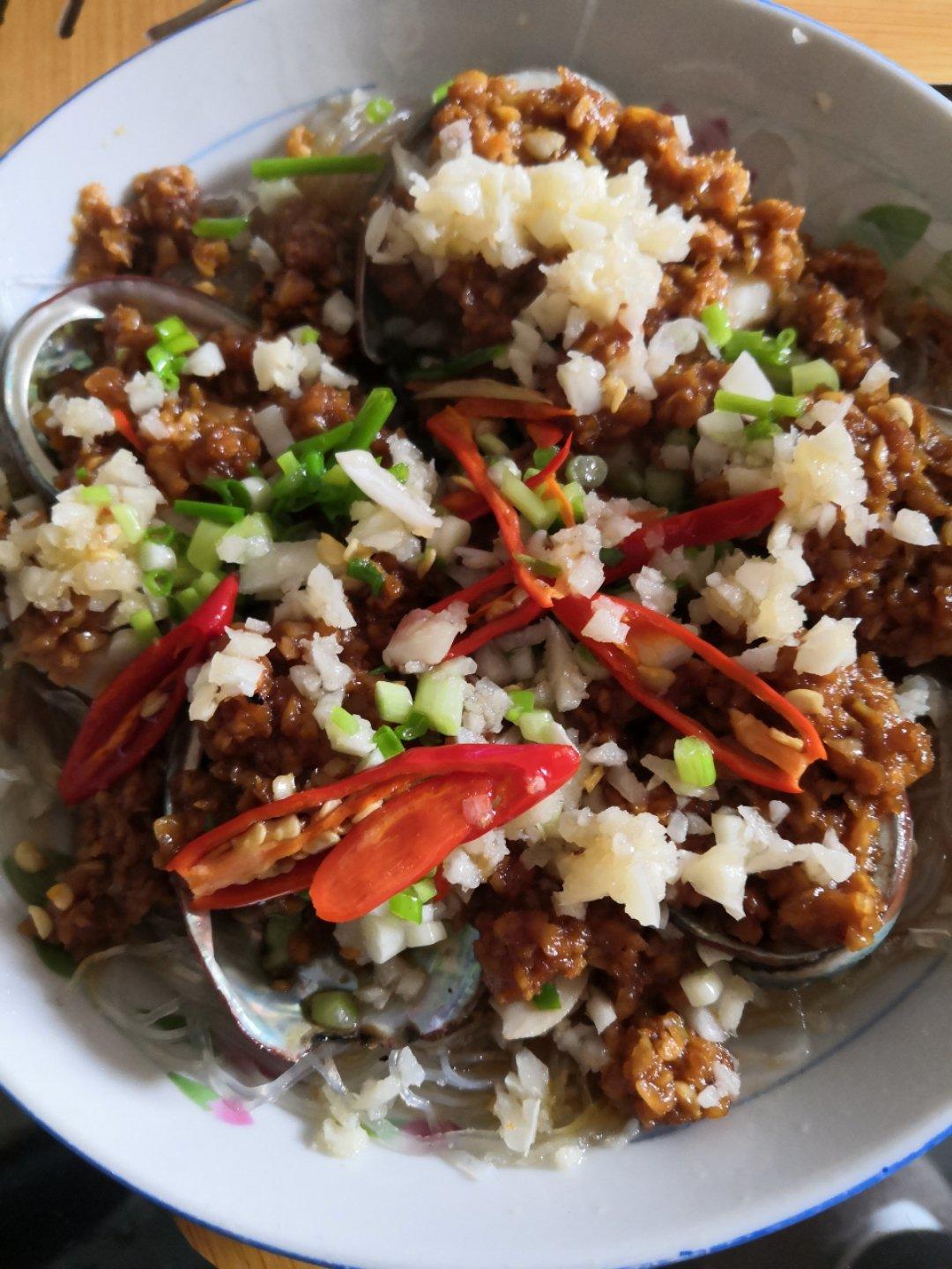 蒜蓉粉丝蒸鲍鱼