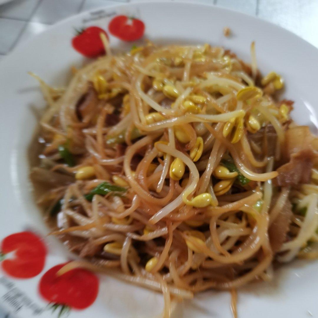 豆芽炒肉｜贼下饭
