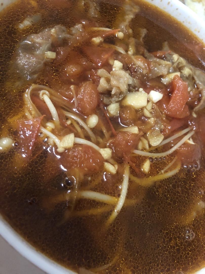 番茄金针菇肥牛