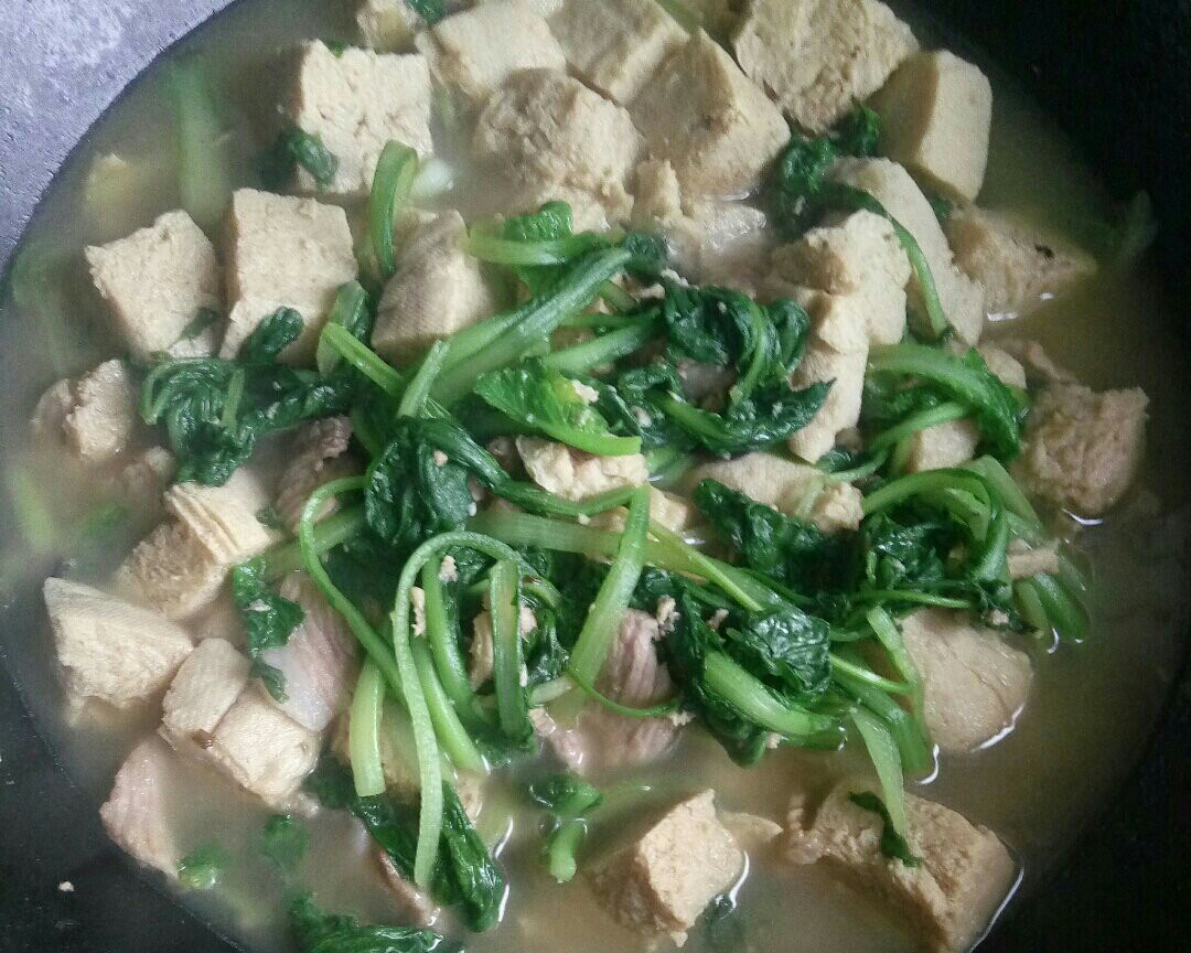 冻豆腐炖小白菜