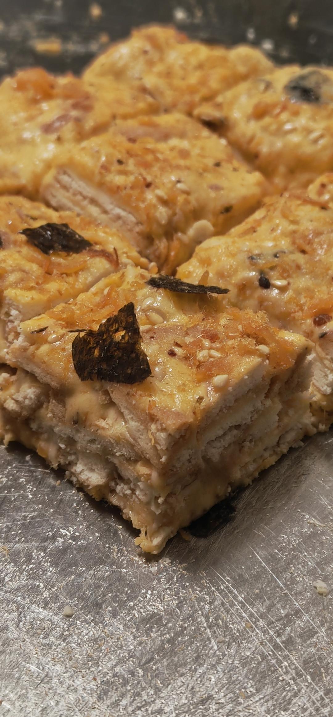 【视频教程】咸蛋黄肉松雪花酥