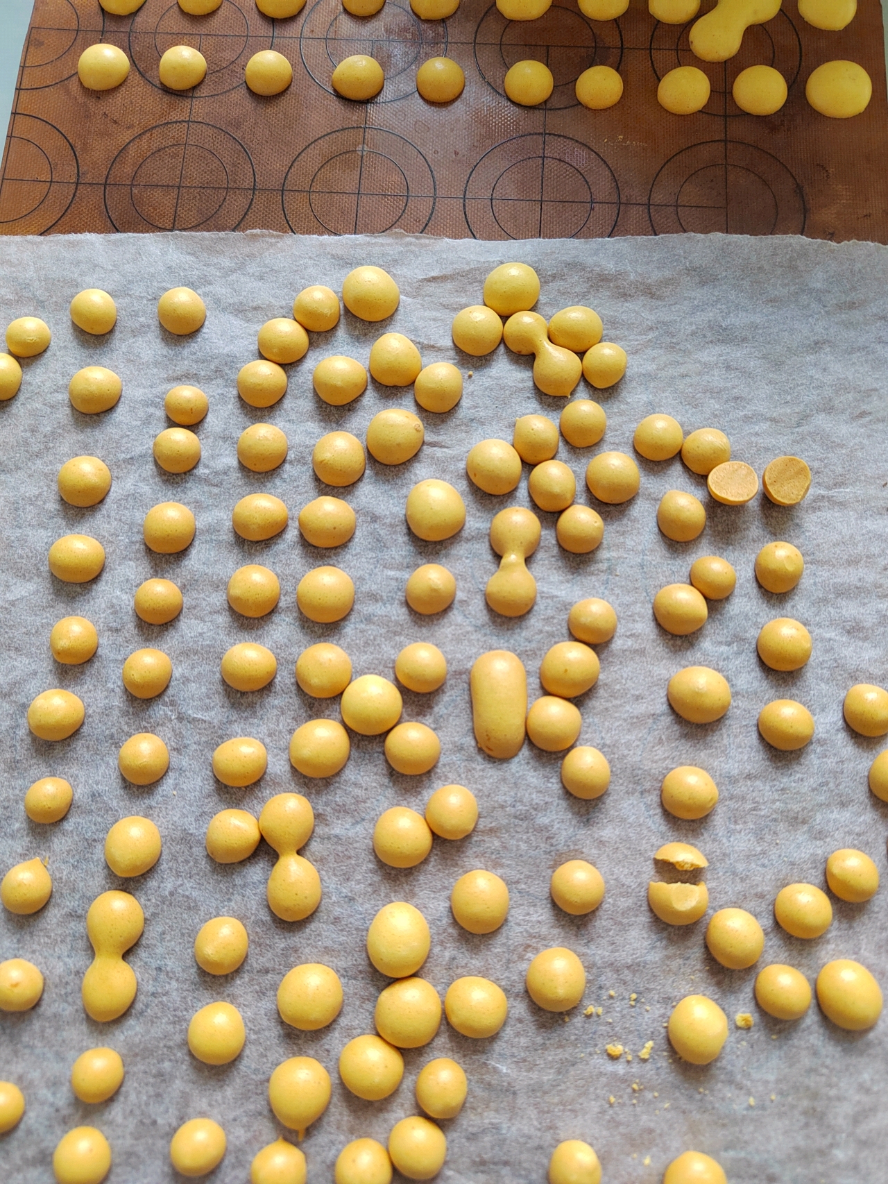 入口即化、简单易做的6个月以上宝宝都可以吃的健康小零食-蛋黄溶豆