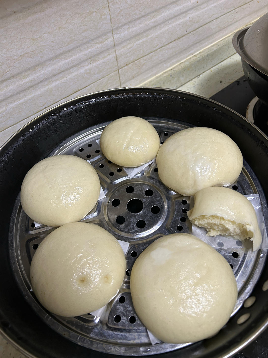 冬天做馒头，10人做，9人做不好，学会2个技巧，快速做出馒头