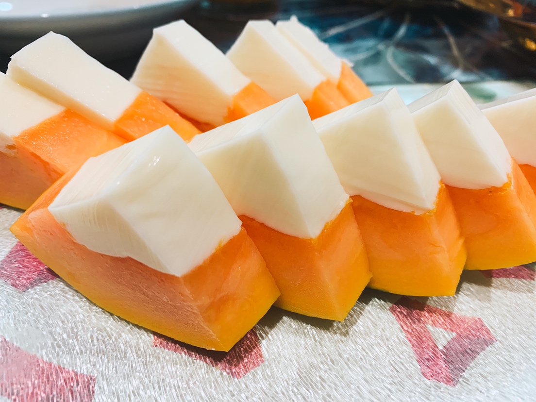 丰胸木瓜的新吃法——木瓜奶冻