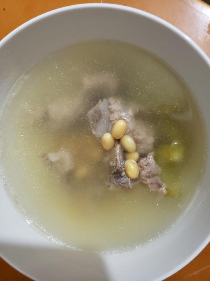 黄豆苦瓜排骨汤