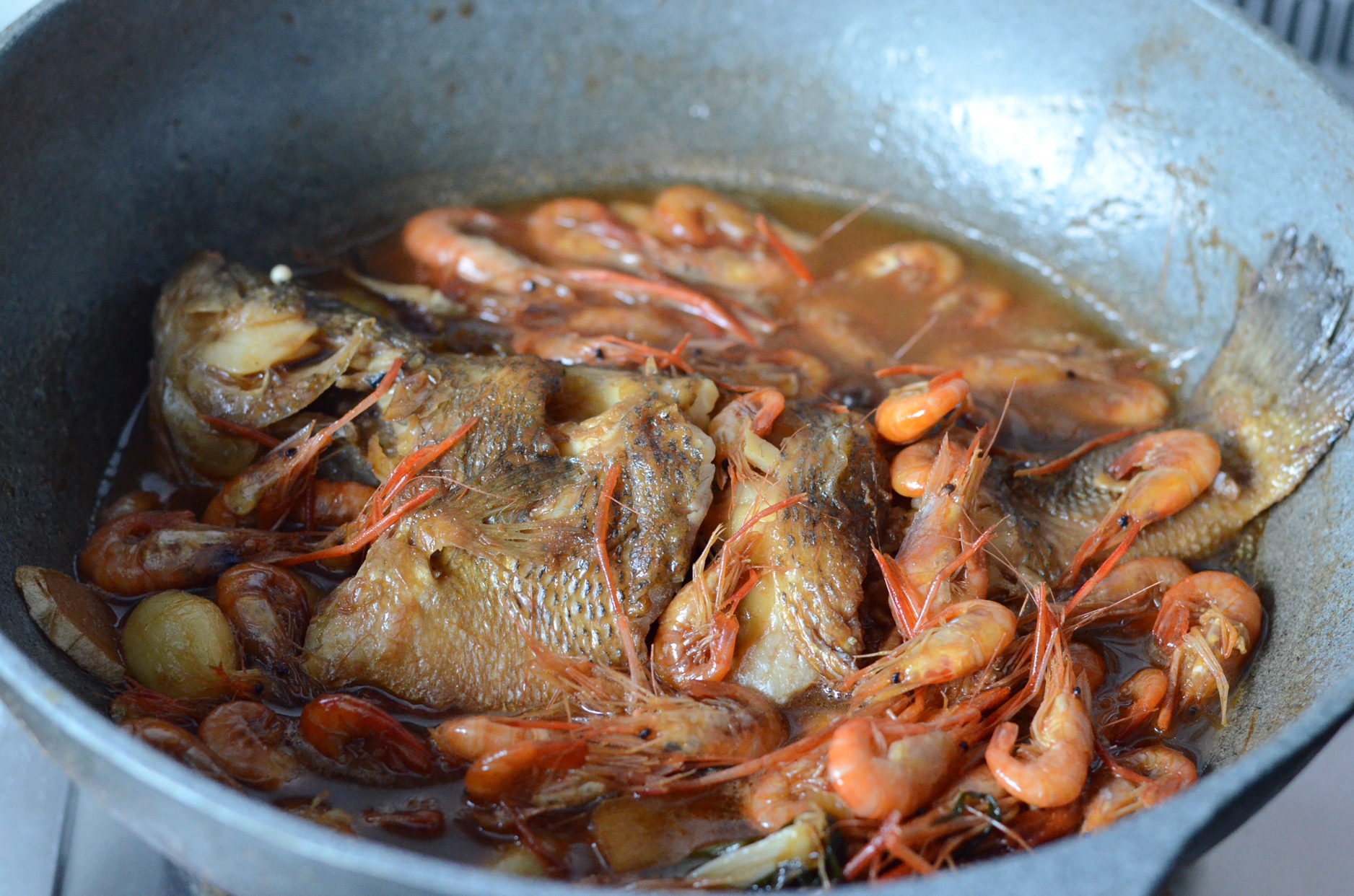 鱼虾鲜—红烧鲈鱼的做法 步骤8