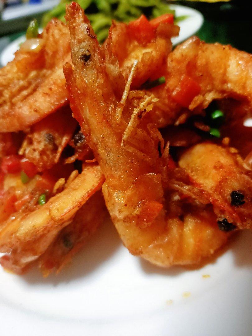 花花大妞做的椒盐开背虾