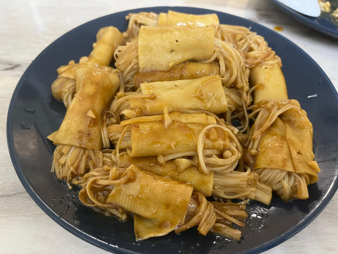 金针菇豆皮卷