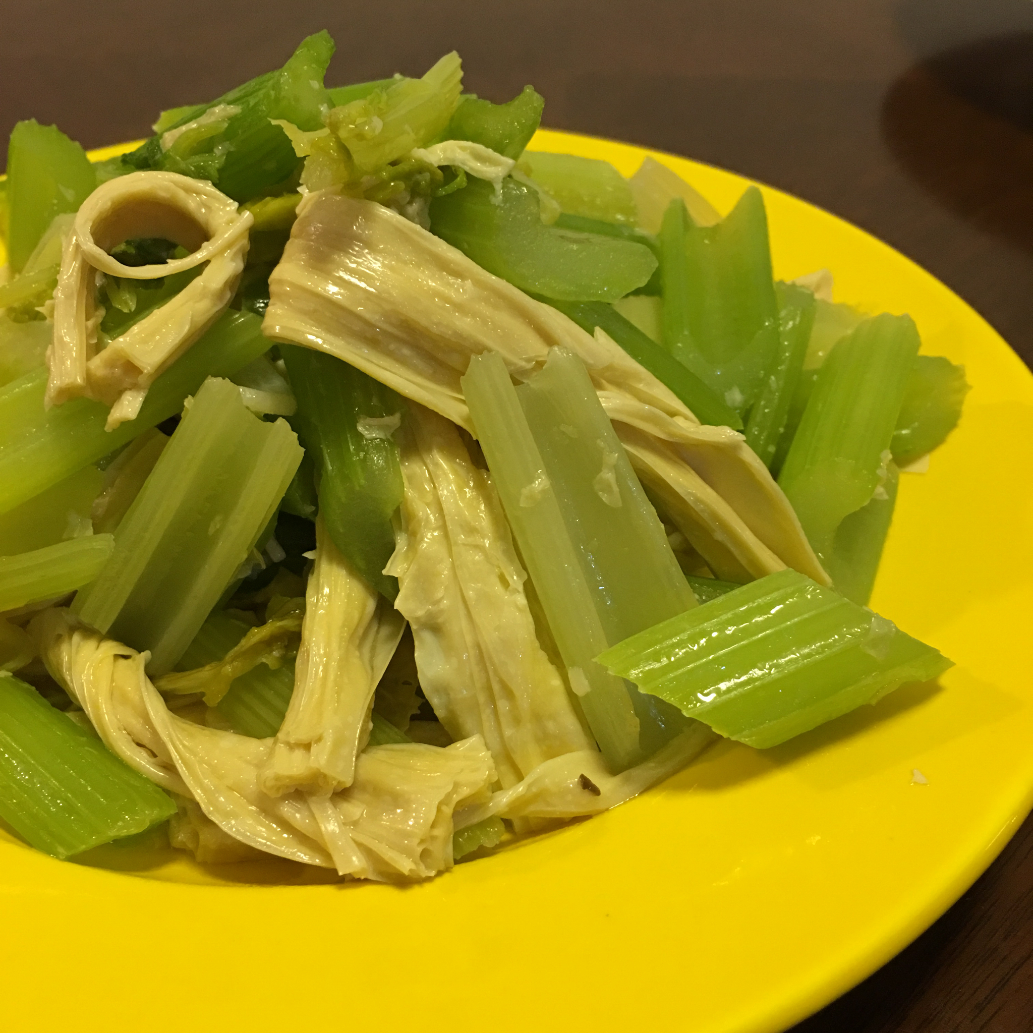 西芹拌腐竹