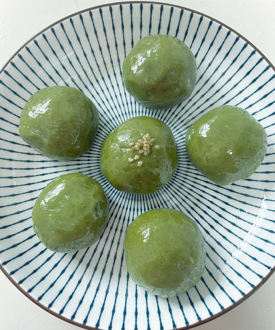 清明必吃的艾草青团