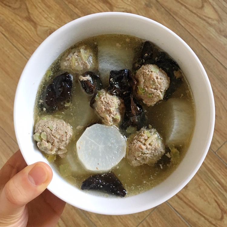 牛肉丸子萝卜汤