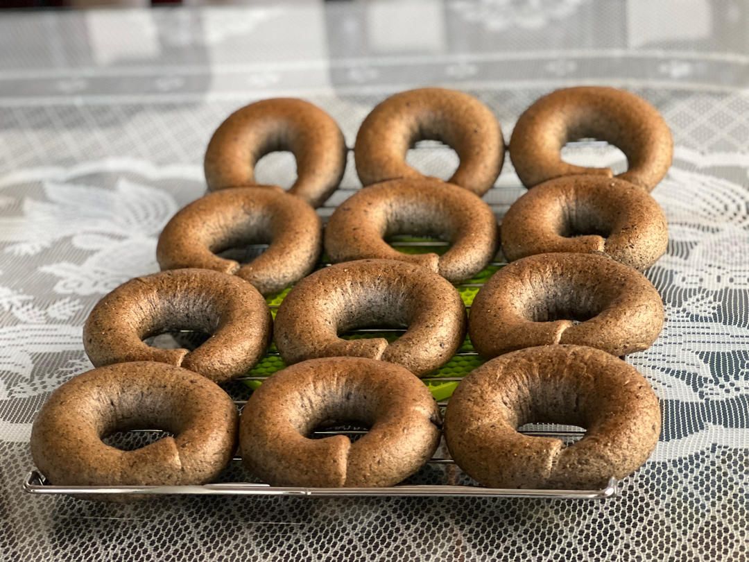 黑芝麻全麦贝果