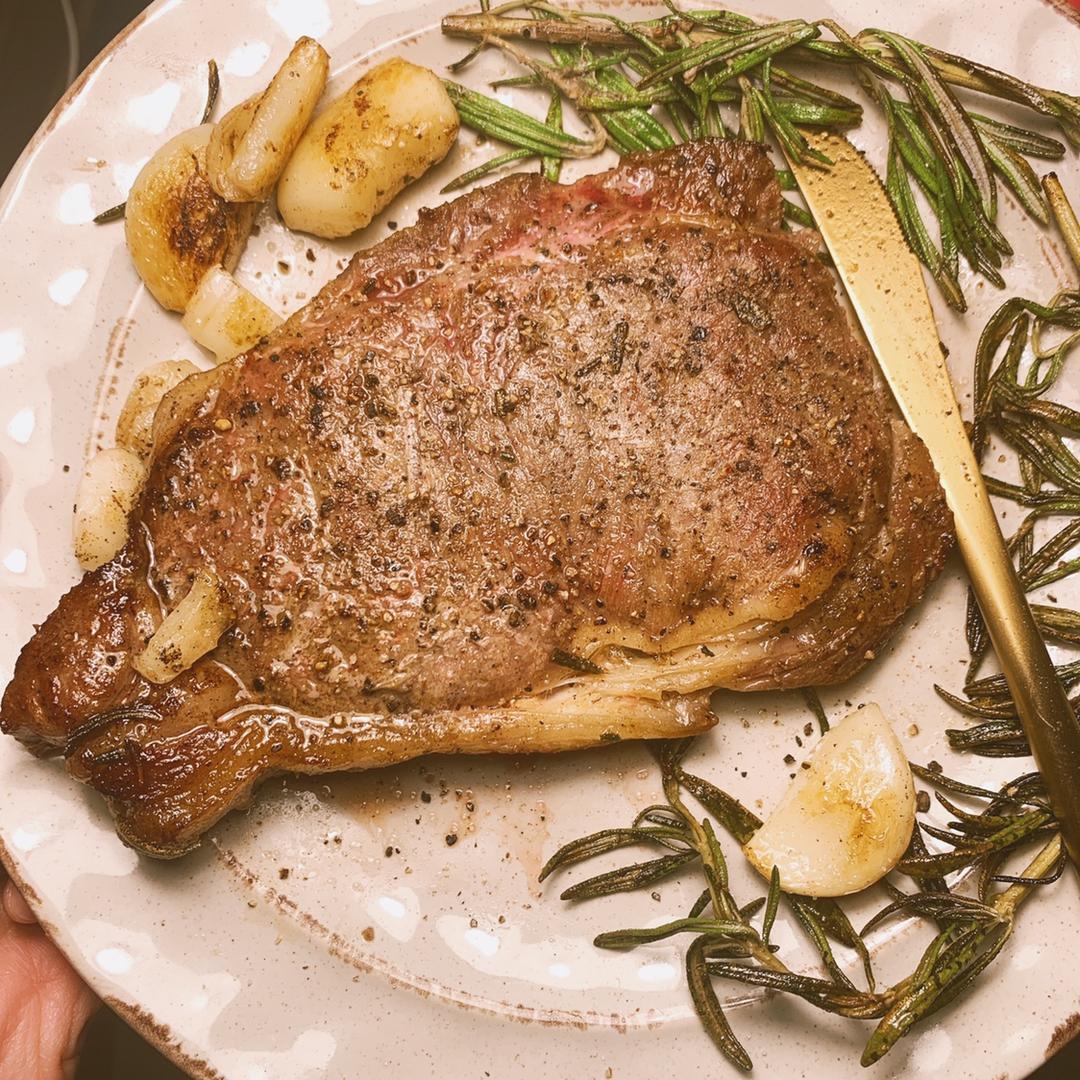 好吃到哭的煎牛排