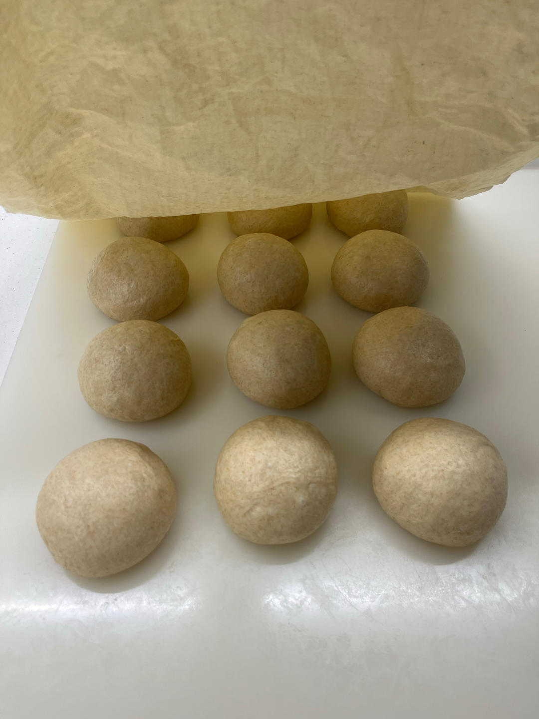 柔软的蜂蜜牛乳全麦吐司