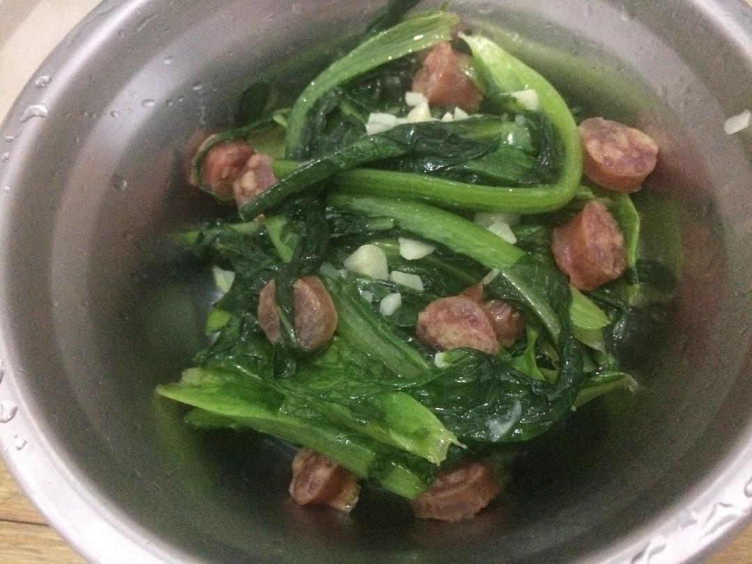 蒜蓉腊肠油麦菜的做法