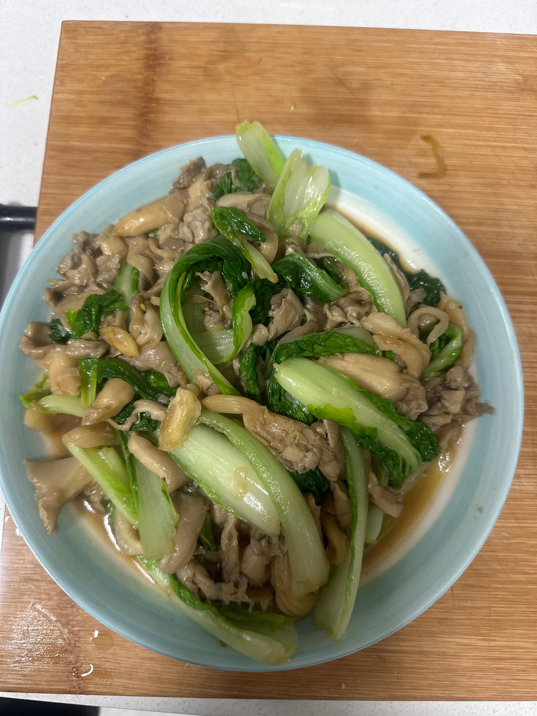 素菜也鲜甜的平菇炒青菜