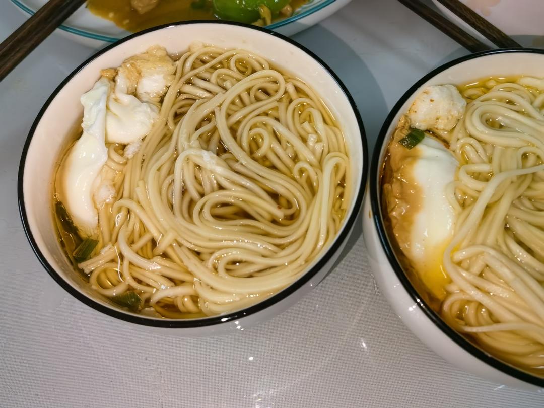超简单的10分钟做好-热汤面