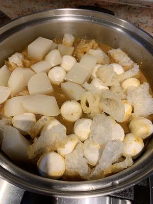 咖喱鱼蛋（咖喱三宝，鱼蛋，猪皮，白萝卜）的做法 步骤6