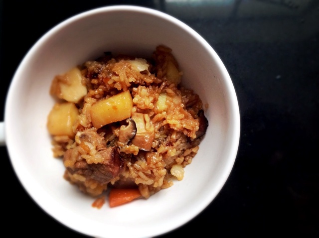 喷香排骨焖饭（爆好吃）