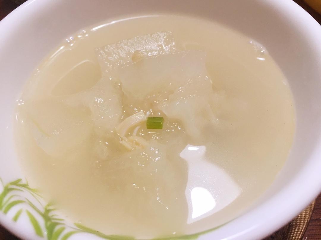 胖巫做的给熬夜族:冬瓜瑶柱汤