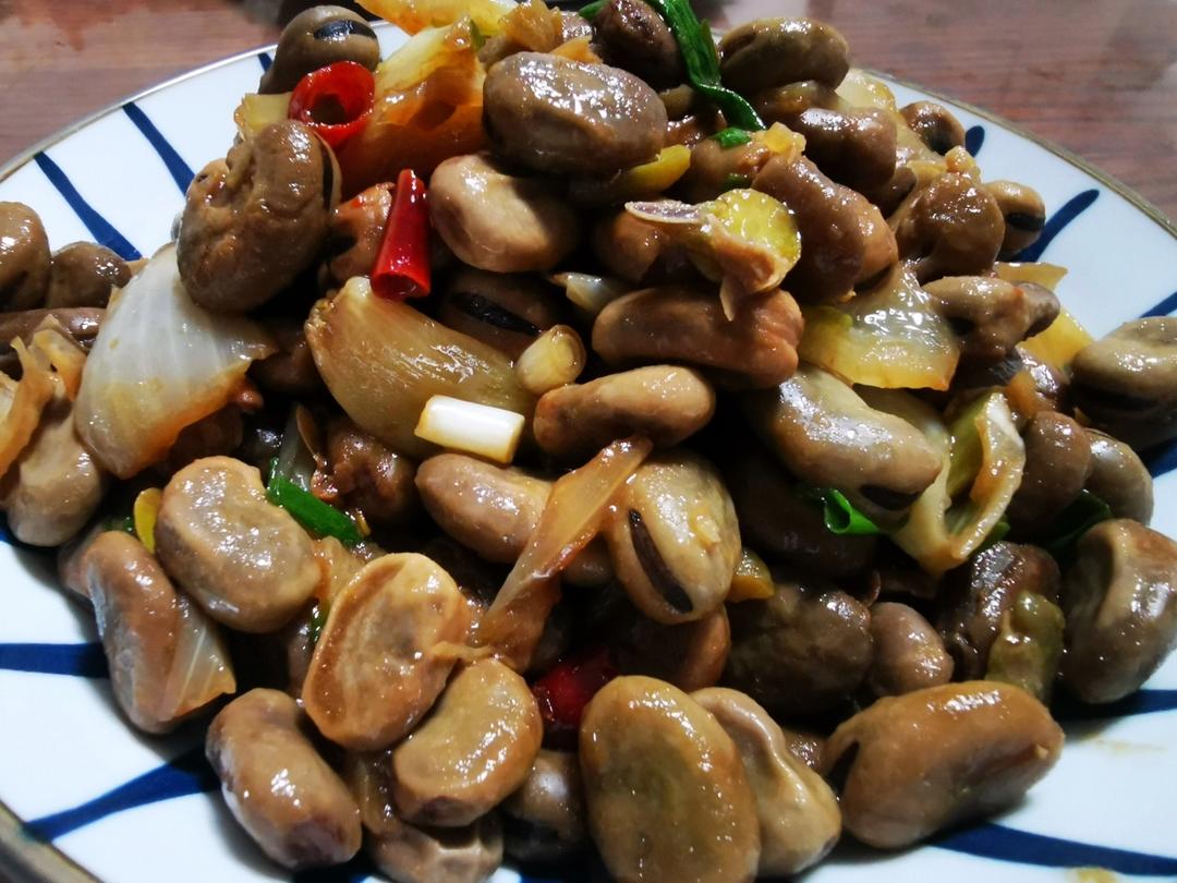 油焖蚕豆