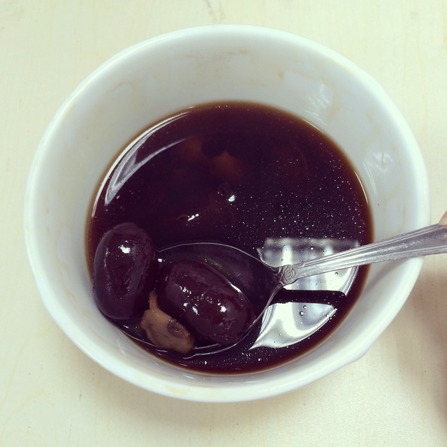 红枣桂圆黑糖茶的做法