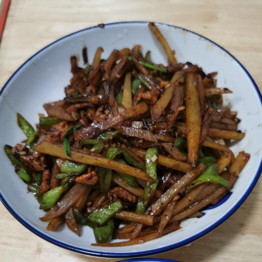 超级下饭，永远吃不腻的土豆丝炒肉