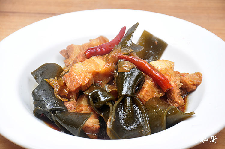 五花肉烧海带结