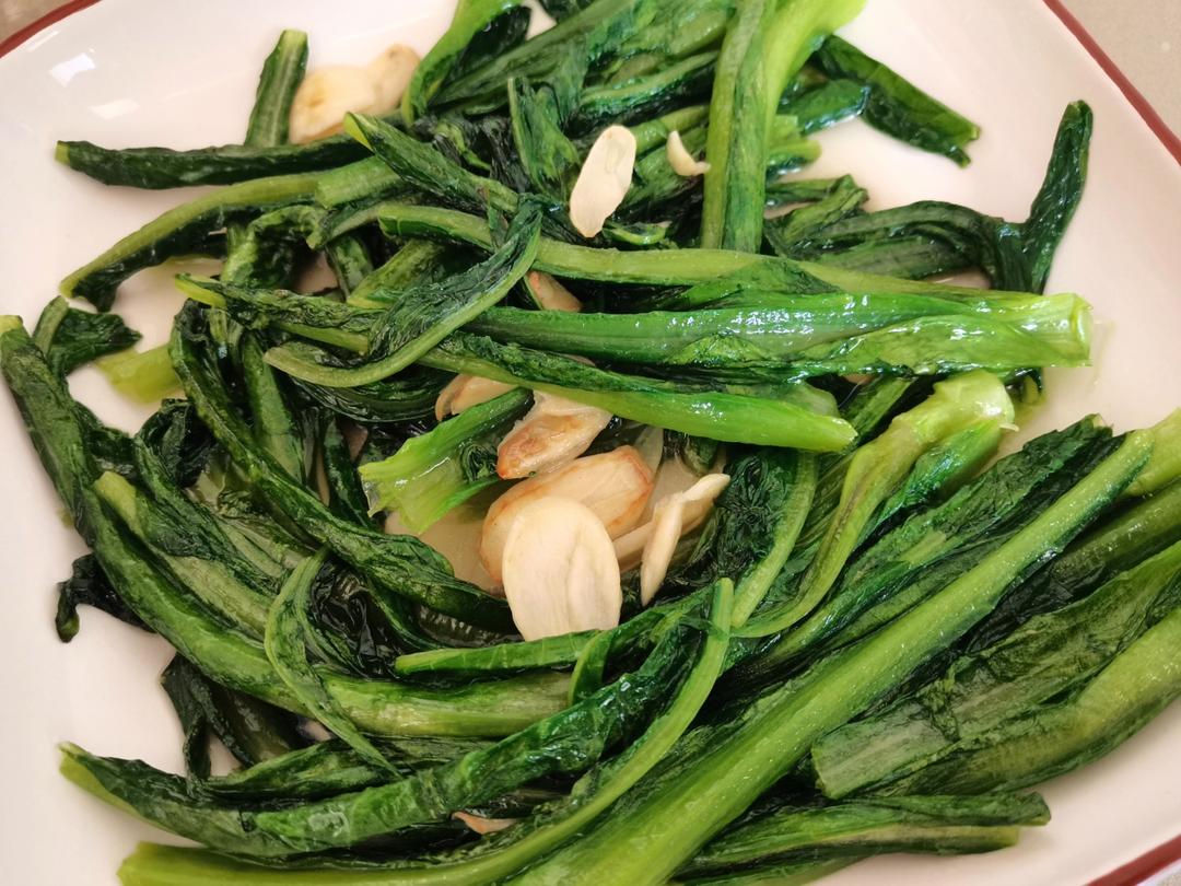 蒜蓉耗油清炒油麦菜，减脂快手菜，宝宝超爱，傻瓜步骤，屡试不爽，好吃且下饭，鲜香爽口！！