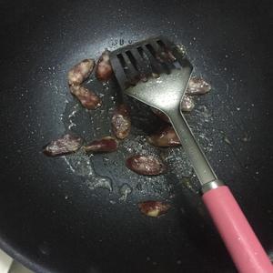 腊肠橄榄菜炒四季豆的做法 步骤1