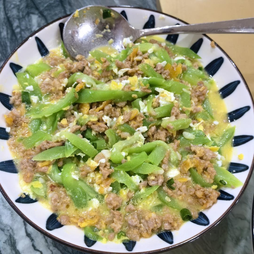 吃一大盒035｜咸蛋黄丝瓜煲