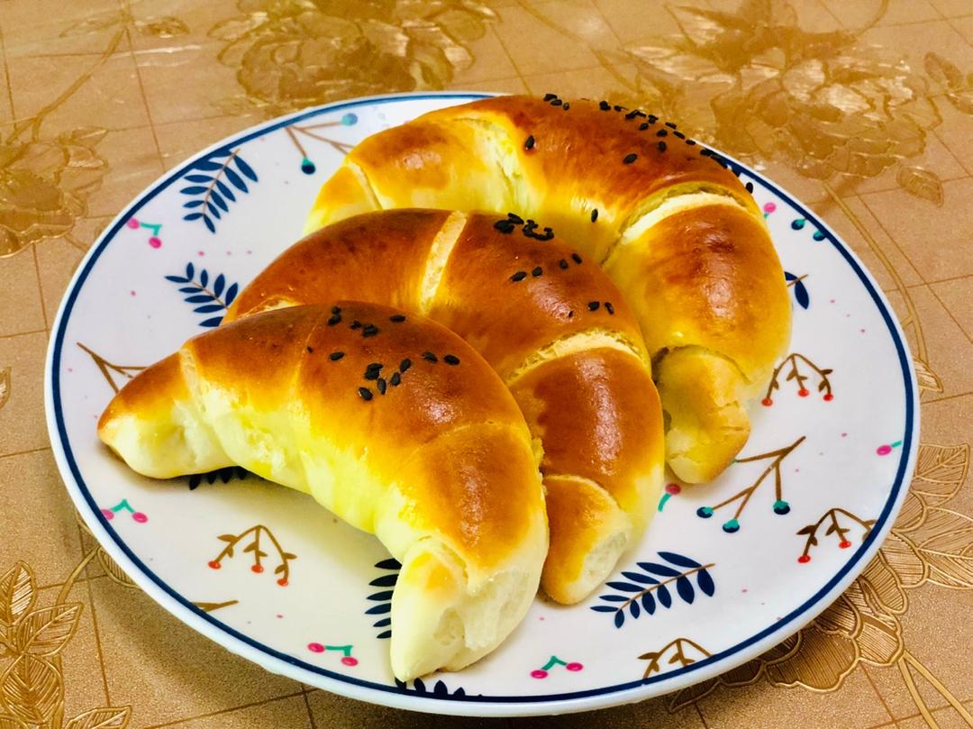 黄油牛角包