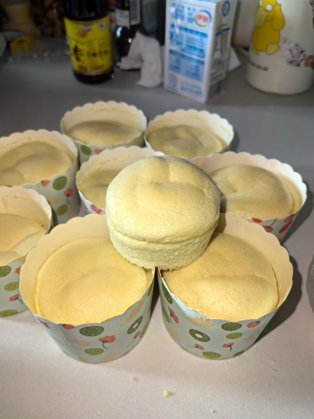 纸杯蛋糕 8寸戚风蛋糕的量