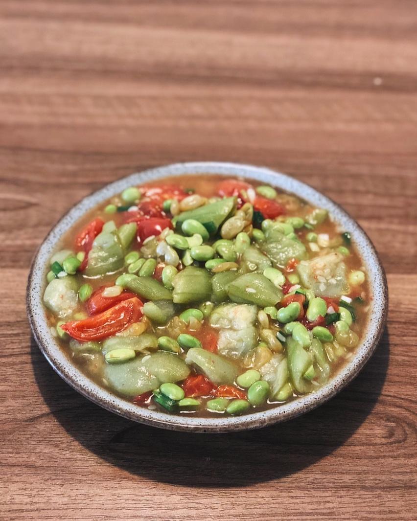 江南春天之丝瓜炒毛豆